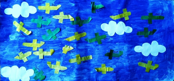 аппликация летящие самолеты в средней группе коллективная. аппликация летящие самолеты. аппликация самолеты ср гр. коллективная композиция летящие самолеты. коллективная работа самолеты.